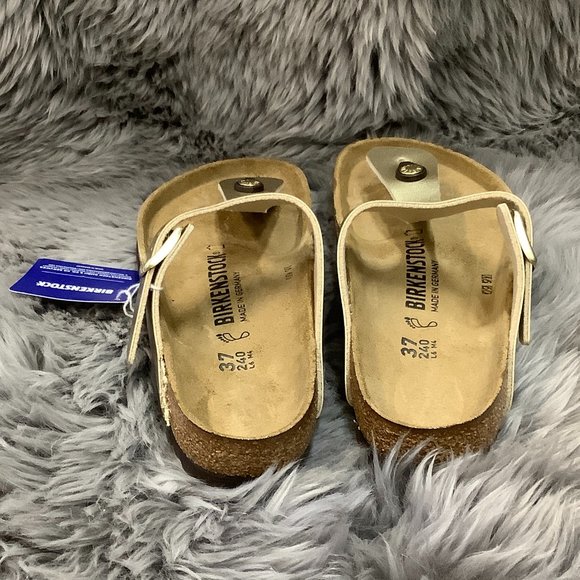 Birkenstock | Women's Gizeh BS Sandals | Gold | Various Sizes - Picture 4 of 6